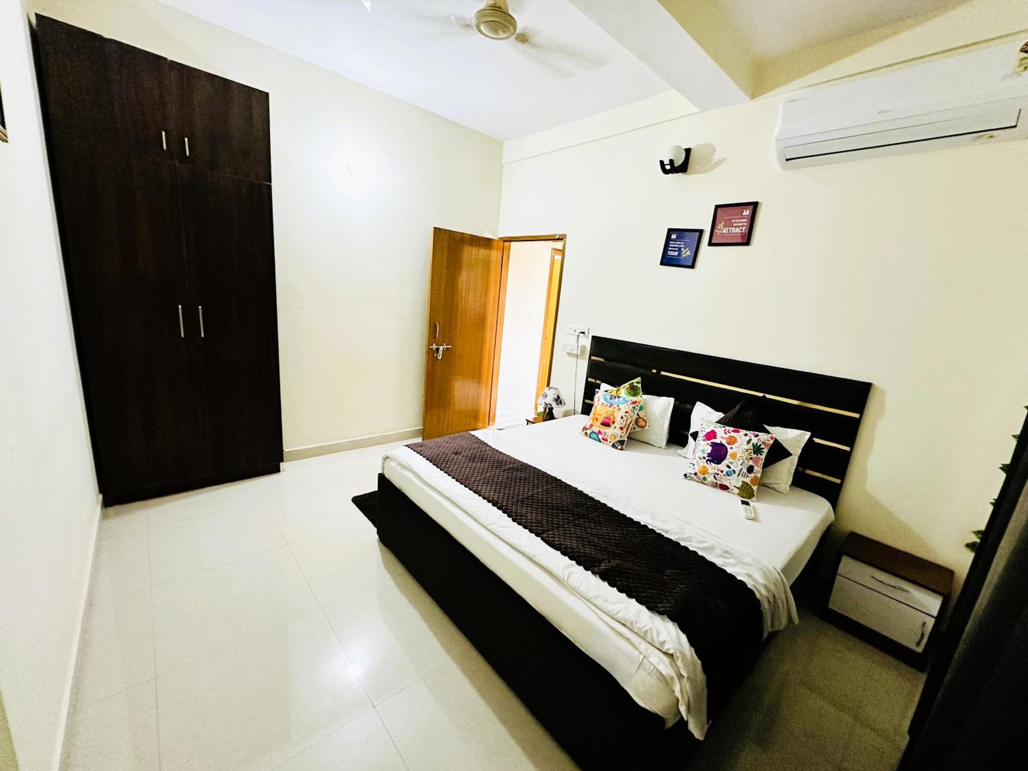 Zoomstay - 3Bhk Apartments Varanasi Exterior photo